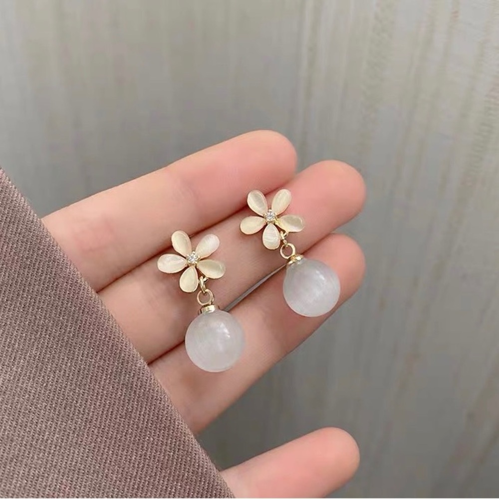 White flower with stone silver earrings